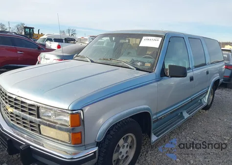 1993 Chevrolet Suburban C1500 from USA, damaged, VIN 1GNEC16K8PJ330024